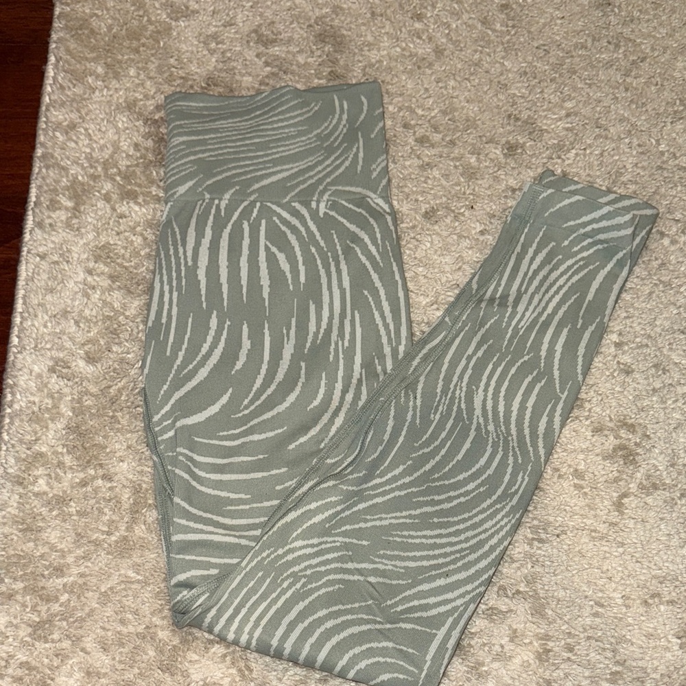 Green and White Patterned Leggings